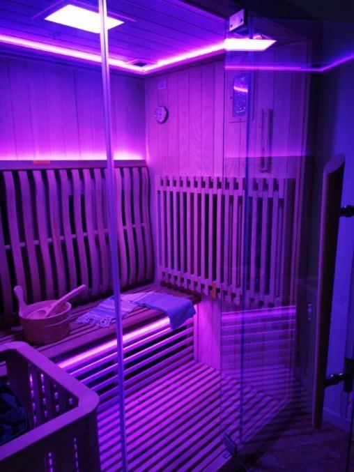 Spabyelleetlui Spa Rouge Ou Bleu Mouscron Esterno foto