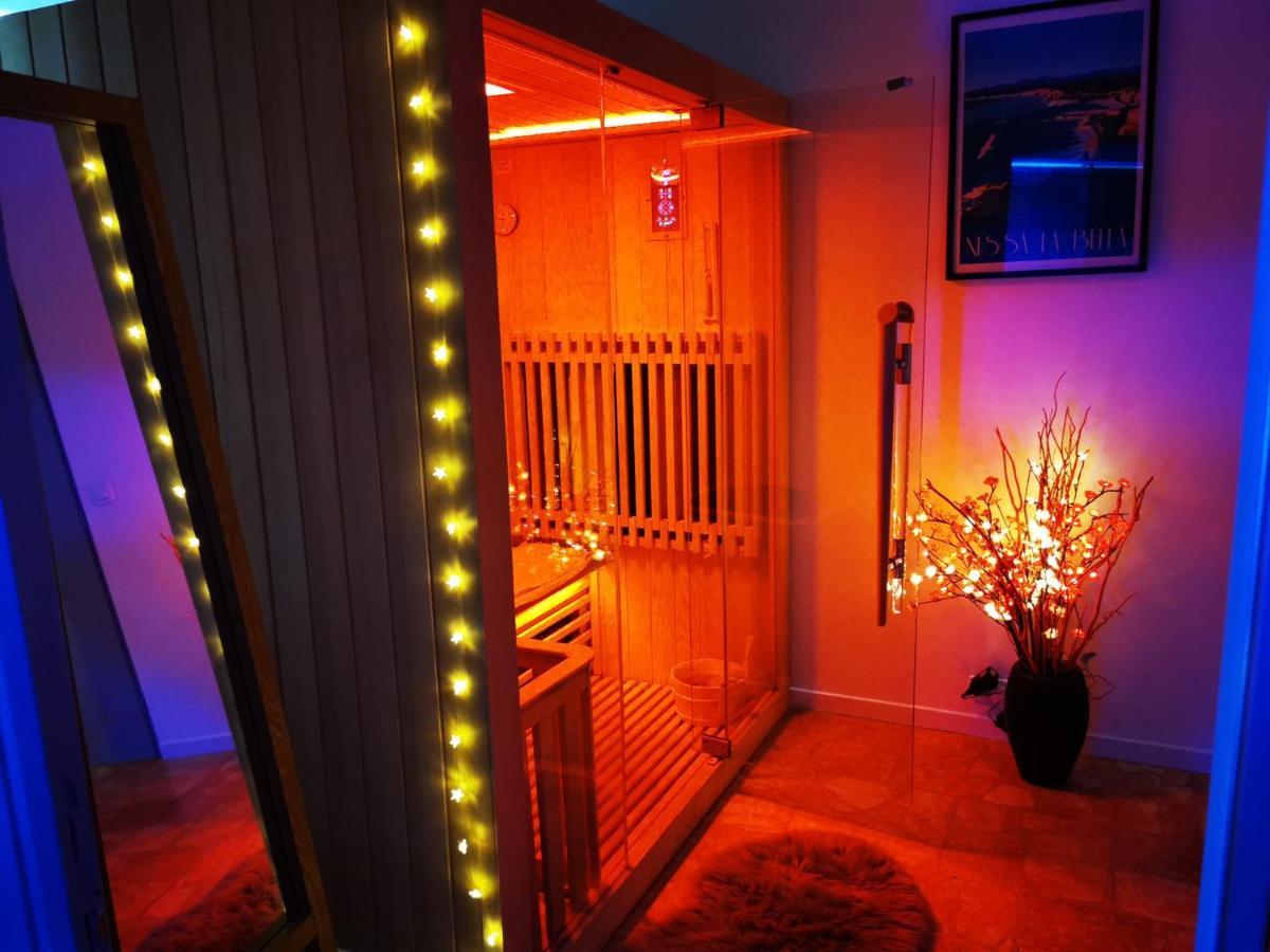Spabyelleetlui Spa Rouge Ou Bleu Mouscron Esterno foto