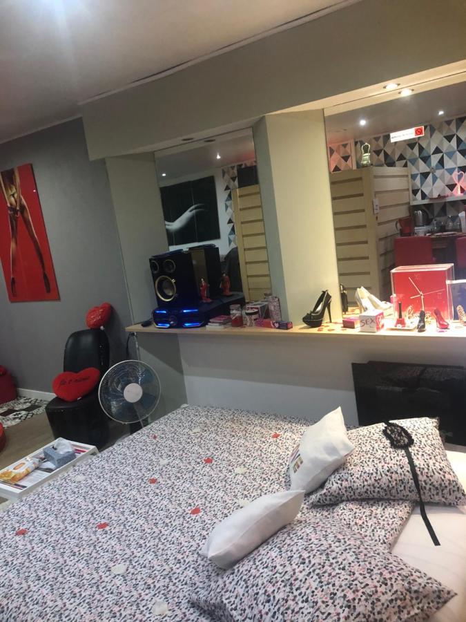 Spabyelleetlui Spa Rouge Ou Bleu Mouscron Esterno foto