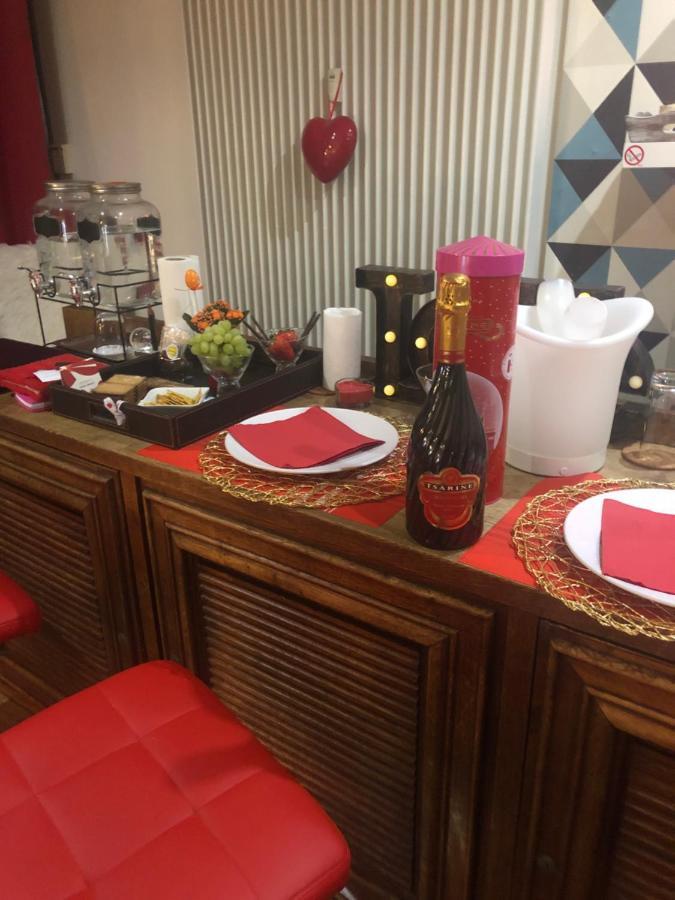 Spabyelleetlui Spa Rouge Ou Bleu Mouscron Esterno foto