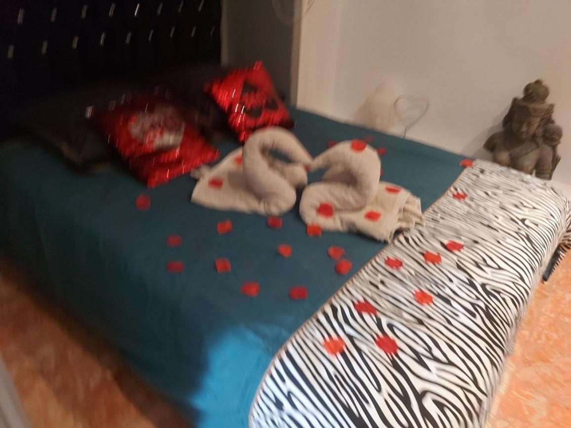 Spabyelleetlui Spa Rouge Ou Bleu Mouscron Esterno foto