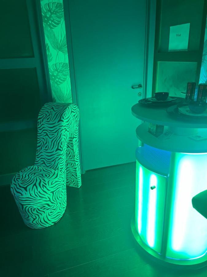 Spabyelleetlui Spa Rouge Ou Bleu Mouscron Esterno foto