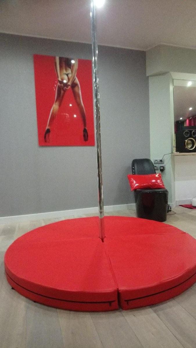 Spabyelleetlui Spa Rouge Ou Bleu Mouscron Esterno foto