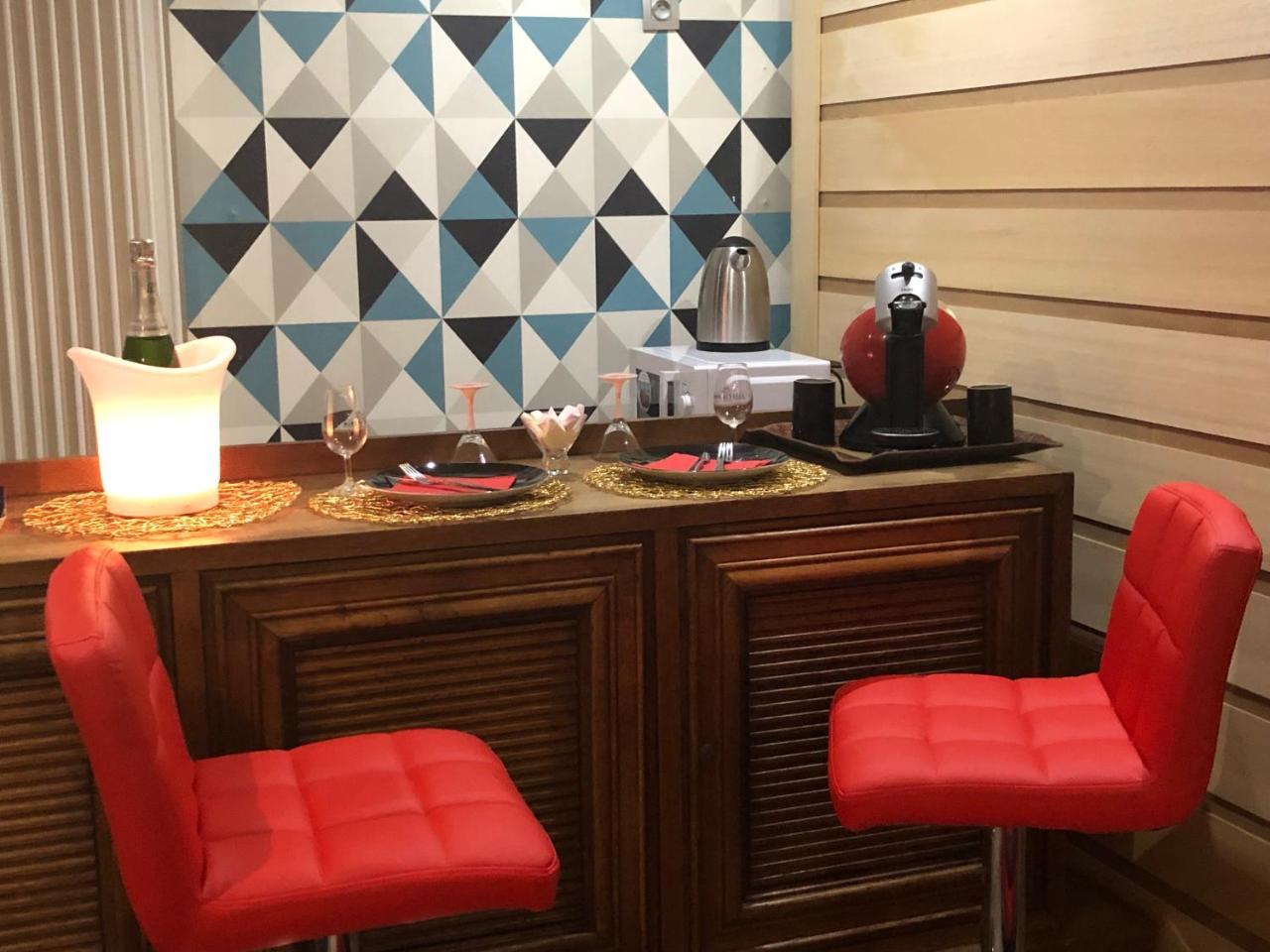 Spabyelleetlui Spa Rouge Ou Bleu Mouscron Esterno foto