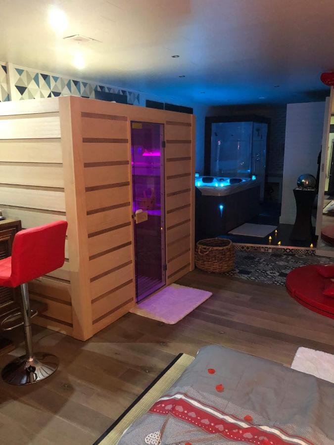 Spabyelleetlui Spa Rouge Ou Bleu Mouscron Esterno foto