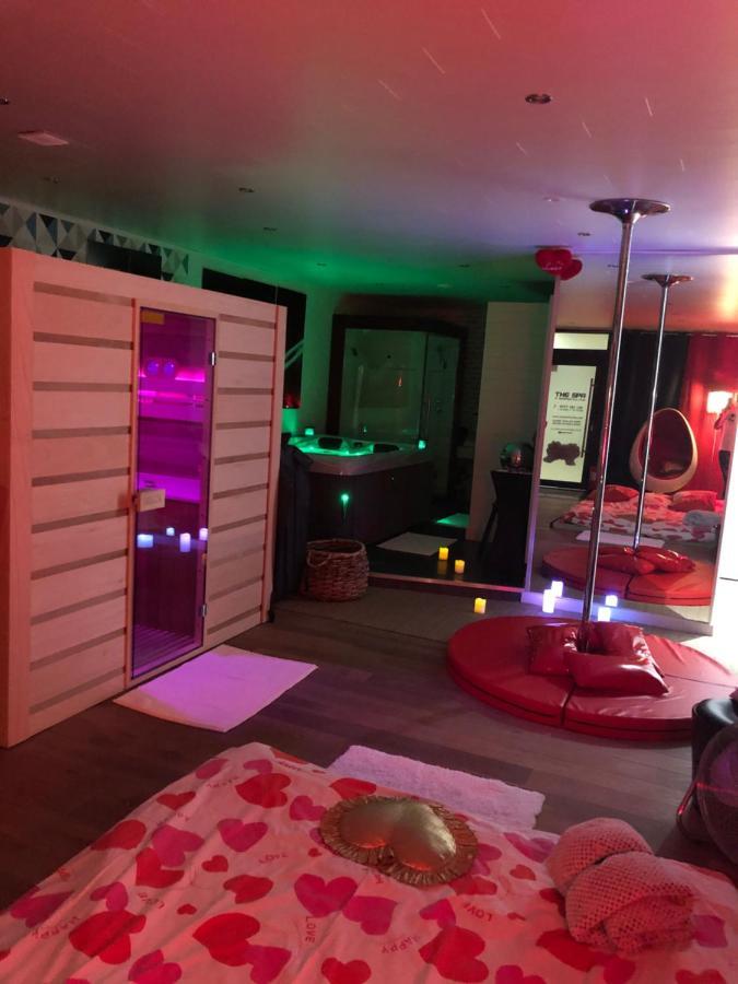 Spabyelleetlui Spa Rouge Ou Bleu Mouscron Esterno foto